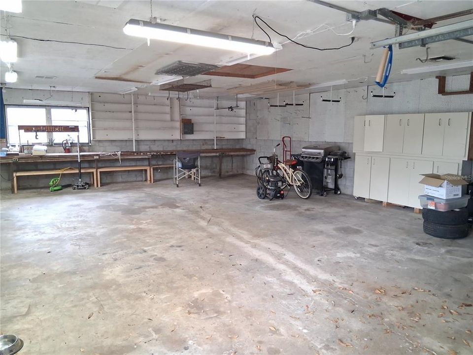 For Sale: $449,000 (4 beds, 2 baths, 2512 Square Feet)