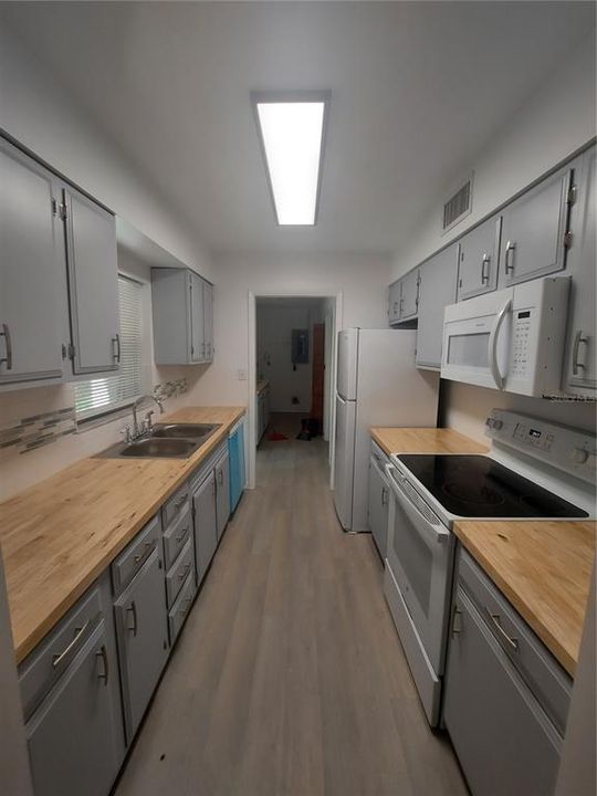 For Sale: $369,900 (3 beds, 2 baths, 1520 Square Feet)