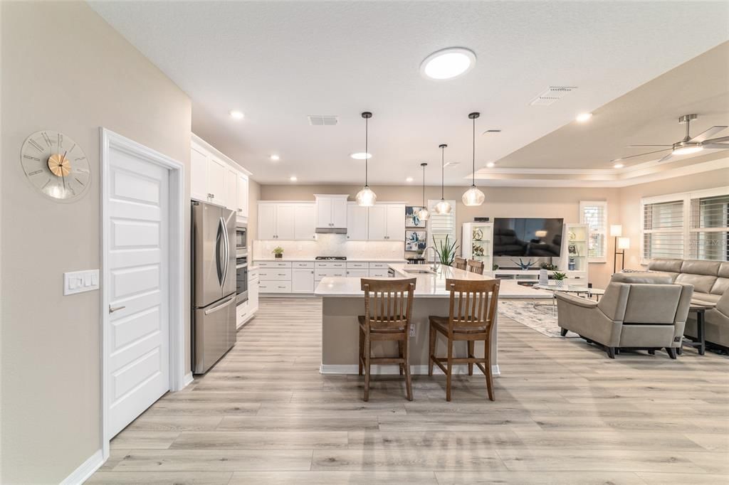 En Venta: $424,900 (3 camas, 2 baños, 2118 Pies cuadrados)