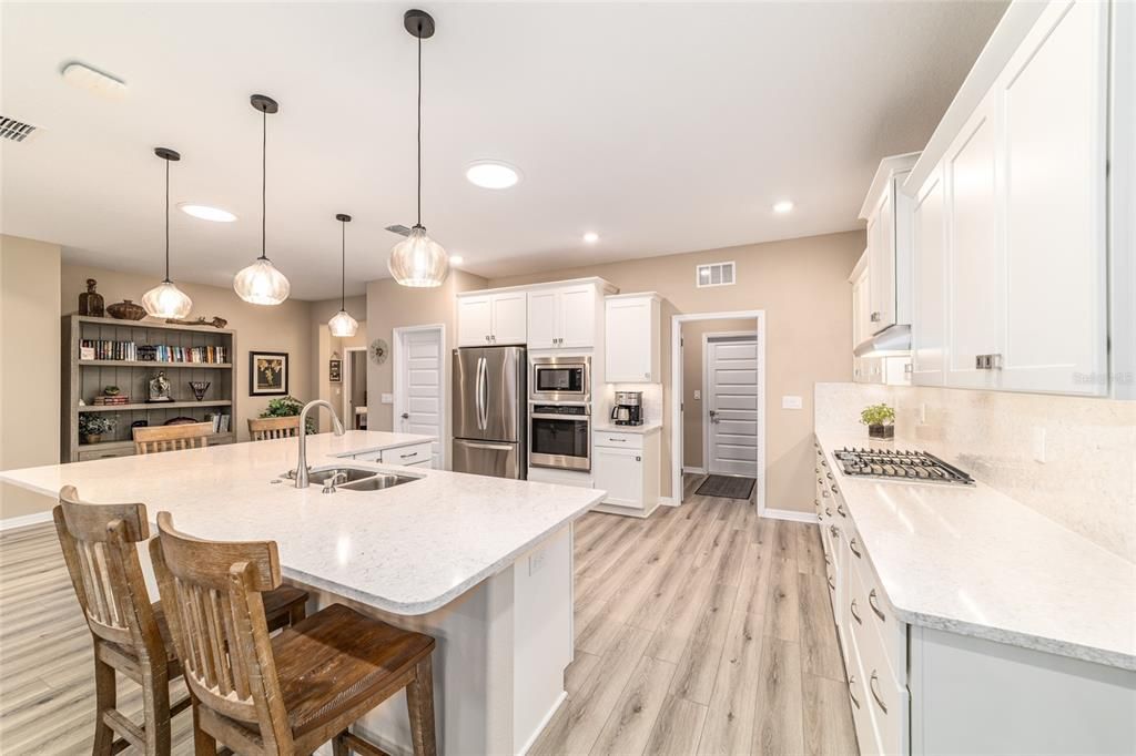 En Venta: $424,900 (3 camas, 2 baños, 2118 Pies cuadrados)