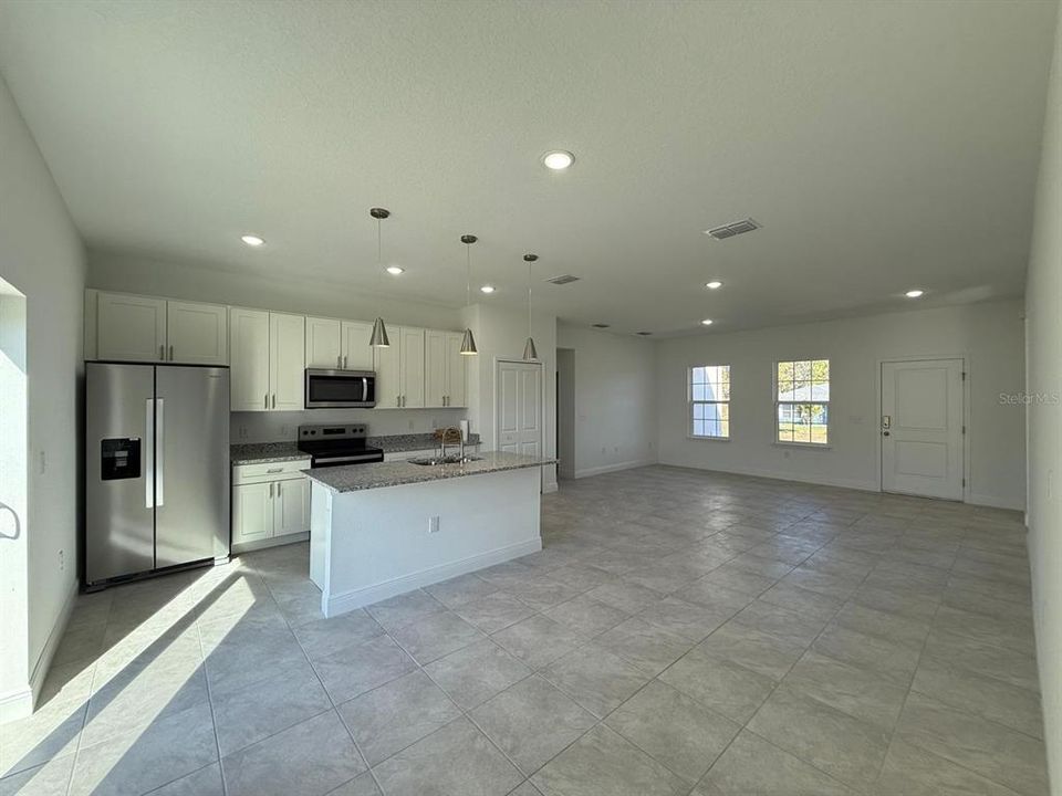 For Sale: $285,000 (4 beds, 2 baths, 1580 Square Feet)