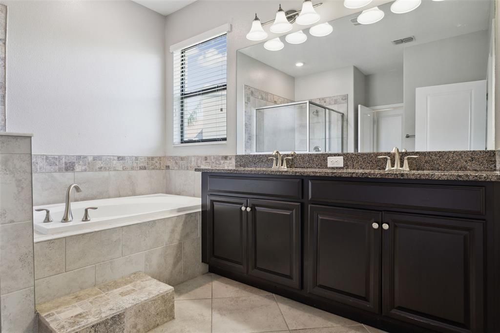 В аренду: $2,850 (4 спален, 3 ванн, 2040 Квадратных фут)