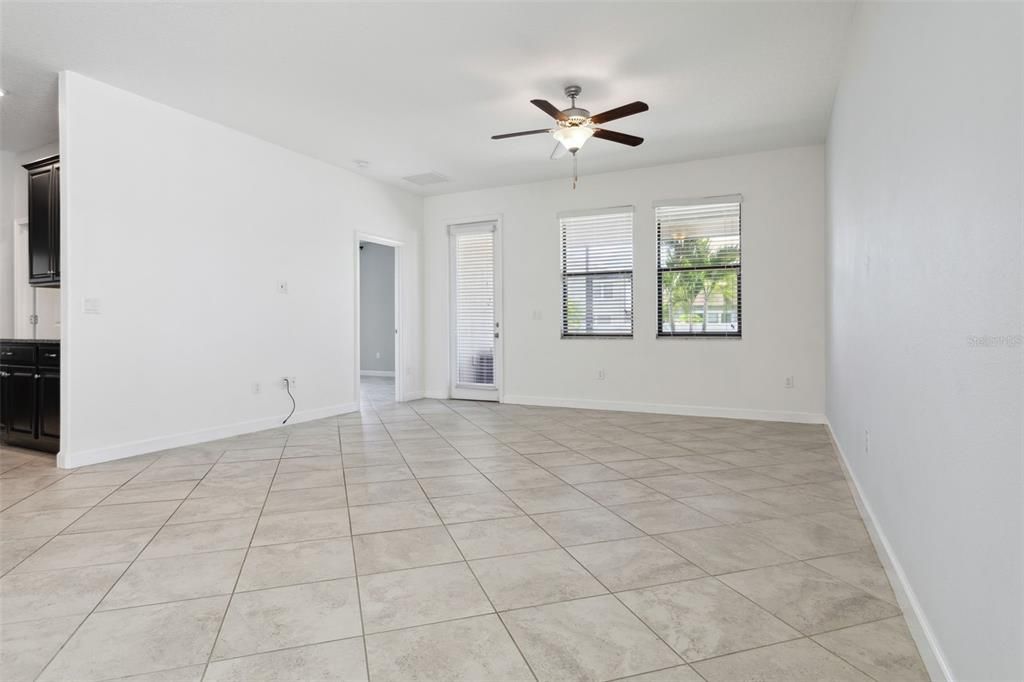 В аренду: $2,850 (4 спален, 3 ванн, 2040 Квадратных фут)