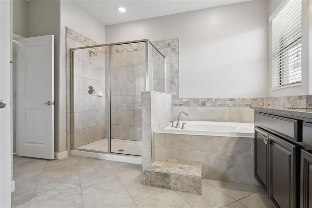 В аренду: $2,850 (4 спален, 3 ванн, 2040 Квадратных фут)