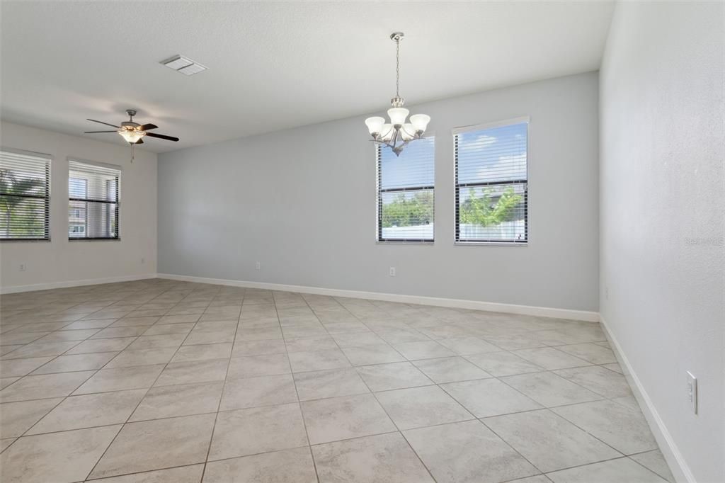 В аренду: $2,850 (4 спален, 3 ванн, 2040 Квадратных фут)