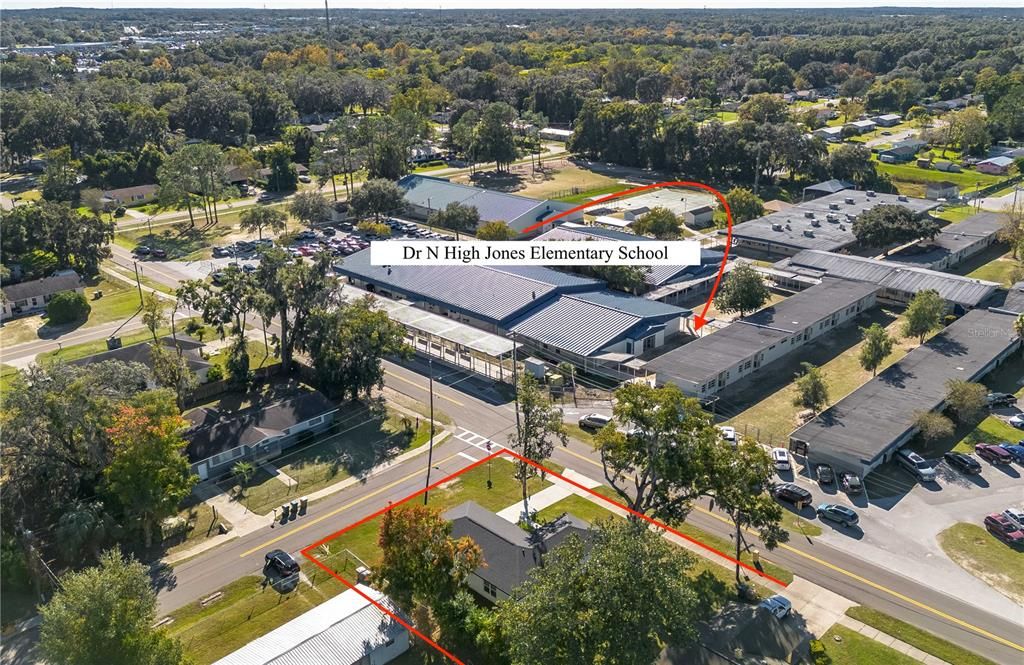 For Rent: $1,750 (3 beds, 2 baths, 1161 Square Feet)