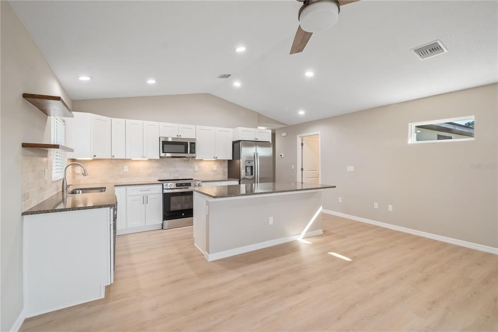 For Rent: $1,750 (3 beds, 2 baths, 1161 Square Feet)