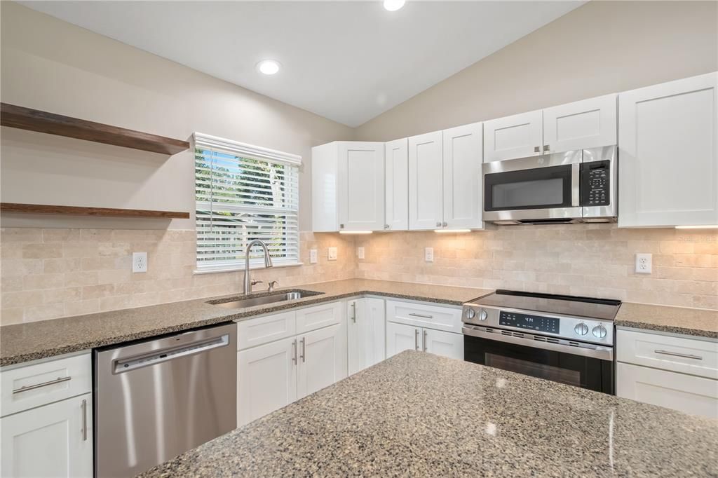 For Rent: $1,750 (3 beds, 2 baths, 1161 Square Feet)