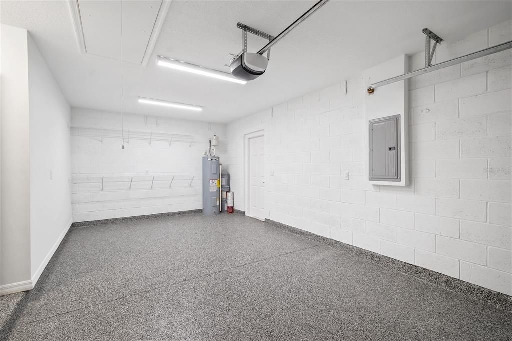 For Rent: $1,750 (3 beds, 2 baths, 1161 Square Feet)