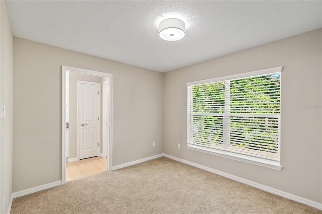 For Rent: $1,750 (3 beds, 2 baths, 1161 Square Feet)