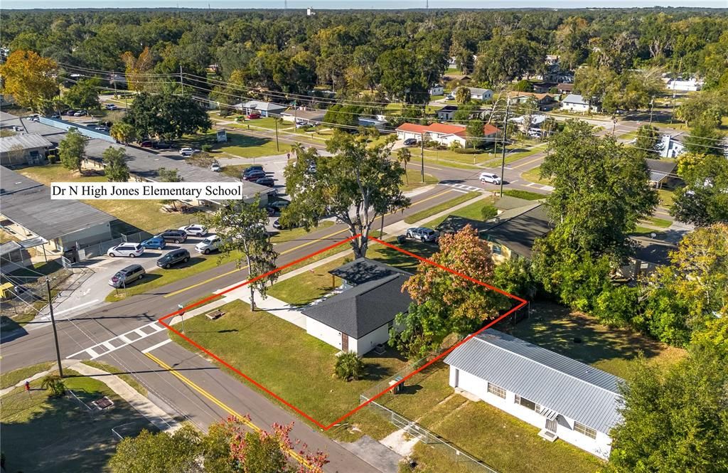 For Rent: $1,750 (3 beds, 2 baths, 1161 Square Feet)