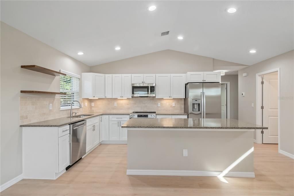 For Rent: $1,750 (3 beds, 2 baths, 1161 Square Feet)