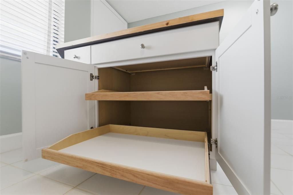 For Sale: $200,000 (2 beds, 2 baths, 1094 Square Feet)