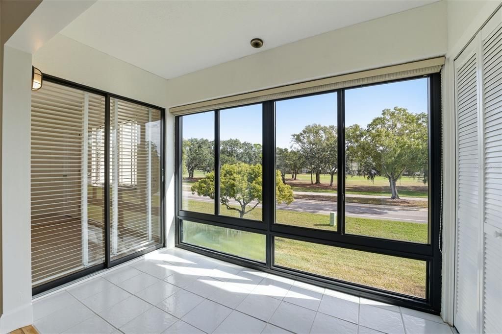 For Sale: $200,000 (2 beds, 2 baths, 1094 Square Feet)