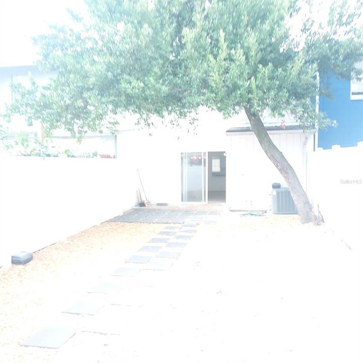 出租: $2,100 (3 贝兹, 1 浴室, 1448 平方英尺)