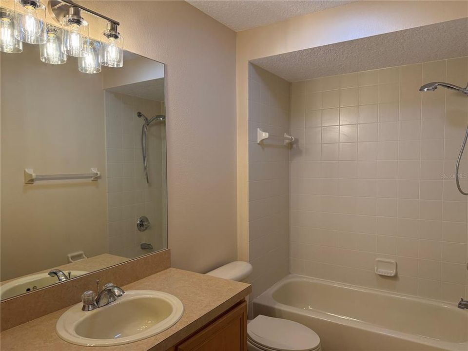 En Renta: $2,500 (4 camas, 2 baños, 2630 Pies cuadrados)