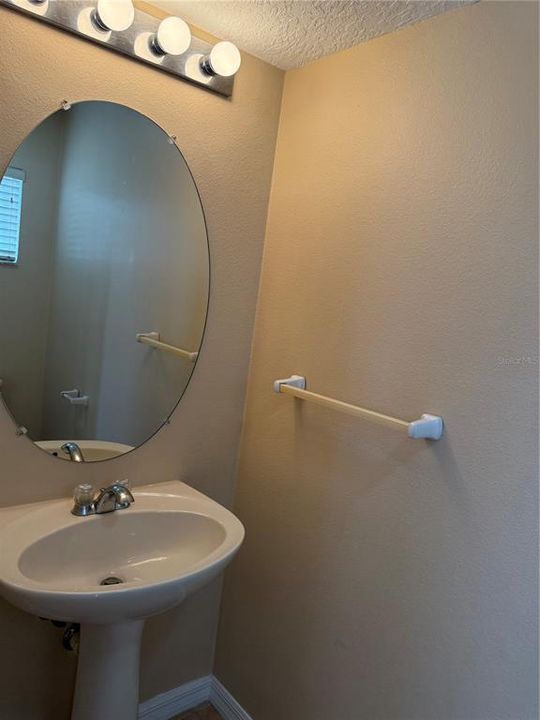 En Renta: $2,500 (4 camas, 2 baños, 2630 Pies cuadrados)