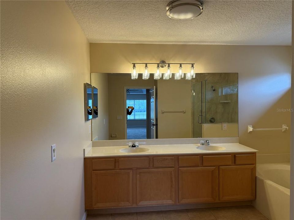 En Renta: $2,500 (4 camas, 2 baños, 2630 Pies cuadrados)