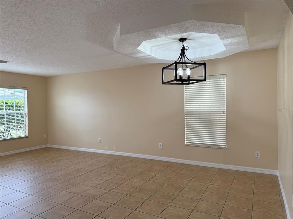 En Renta: $2,500 (4 camas, 2 baños, 2630 Pies cuadrados)