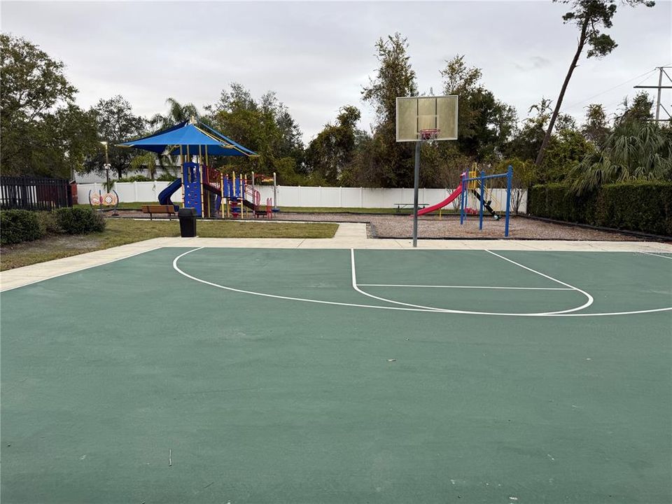 En Renta: $2,500 (4 camas, 2 baños, 2630 Pies cuadrados)