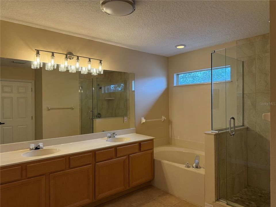 En Renta: $2,500 (4 camas, 2 baños, 2630 Pies cuadrados)