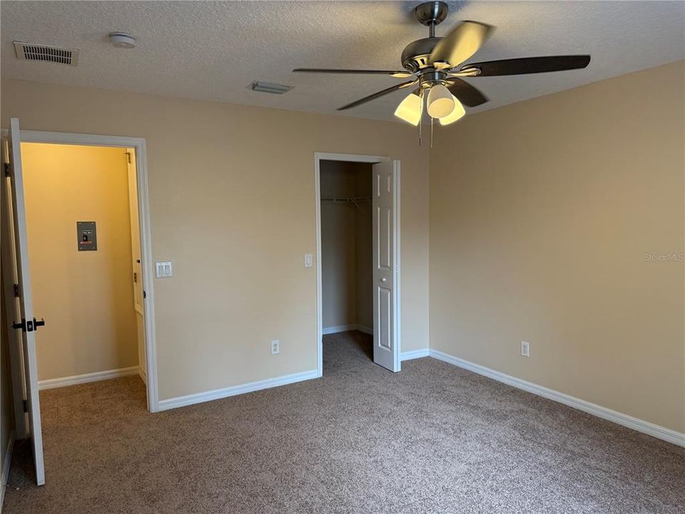 En Renta: $2,500 (4 camas, 2 baños, 2630 Pies cuadrados)