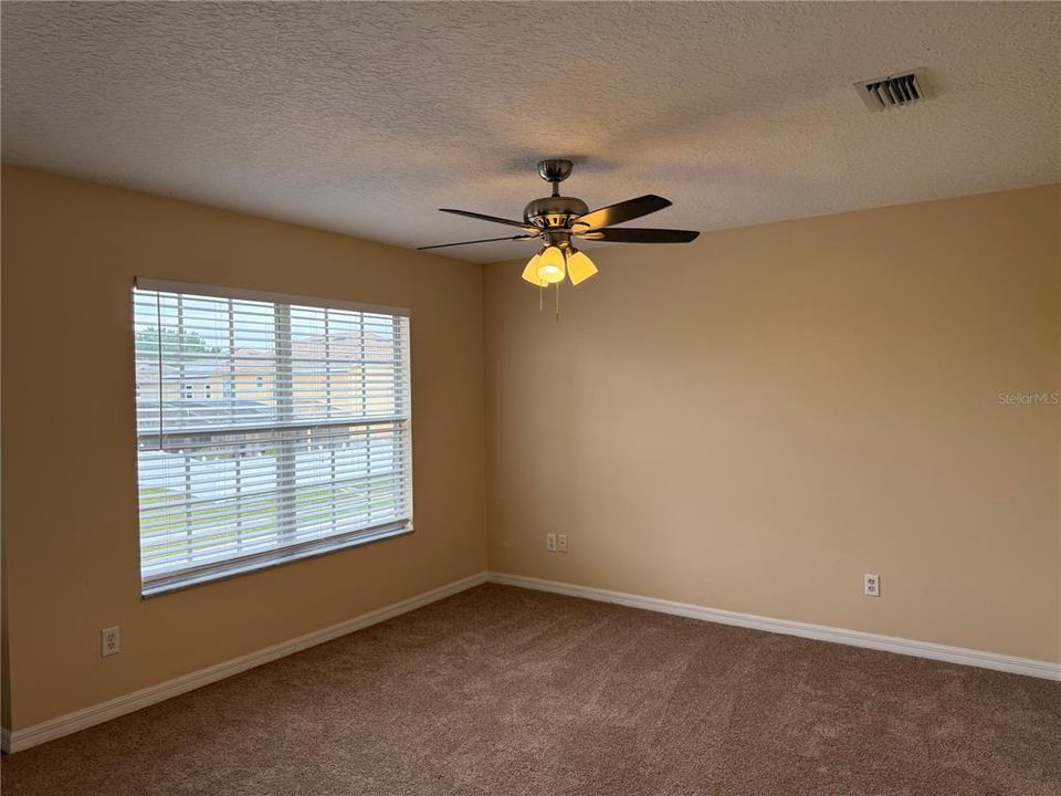 En Renta: $2,500 (4 camas, 2 baños, 2630 Pies cuadrados)