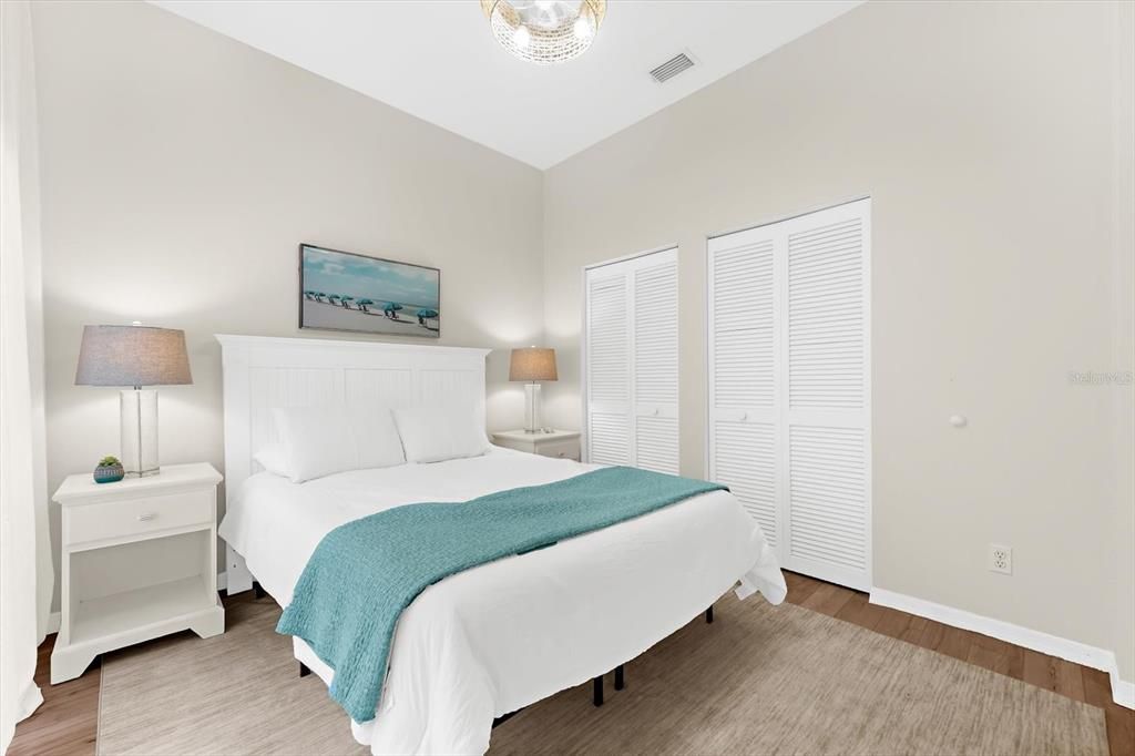 待售: $525,000 (2 贝兹, 2 浴室, 949 平方英尺)