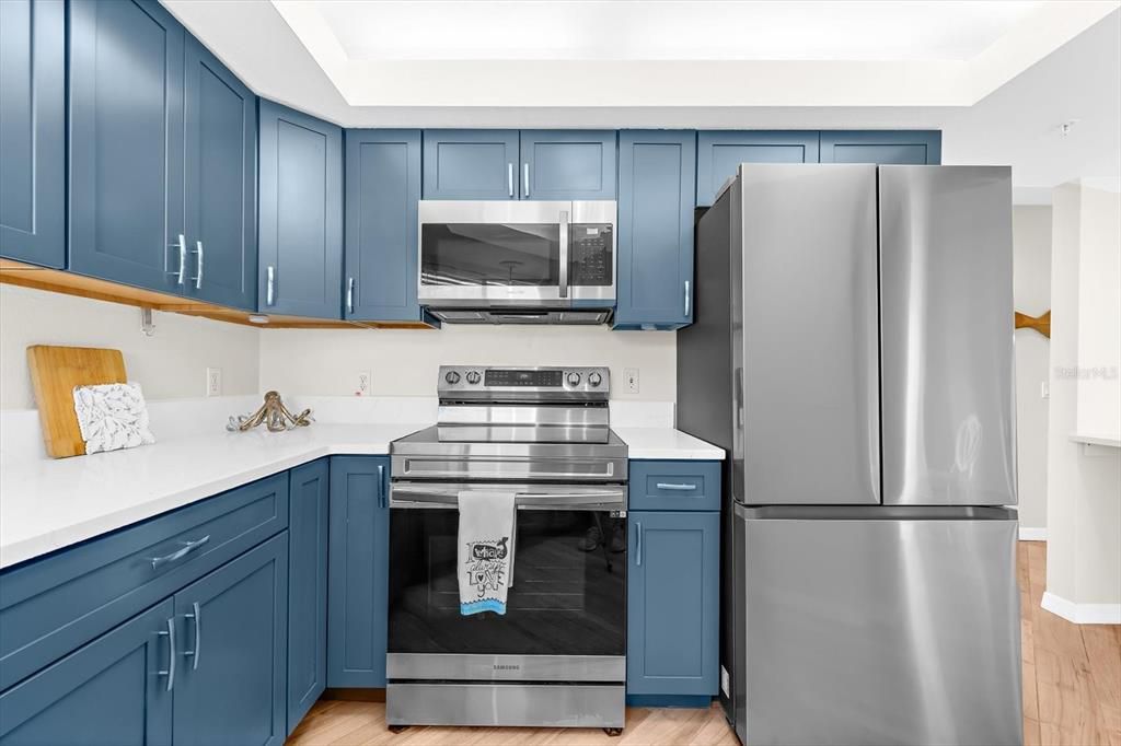 待售: $525,000 (2 贝兹, 2 浴室, 949 平方英尺)