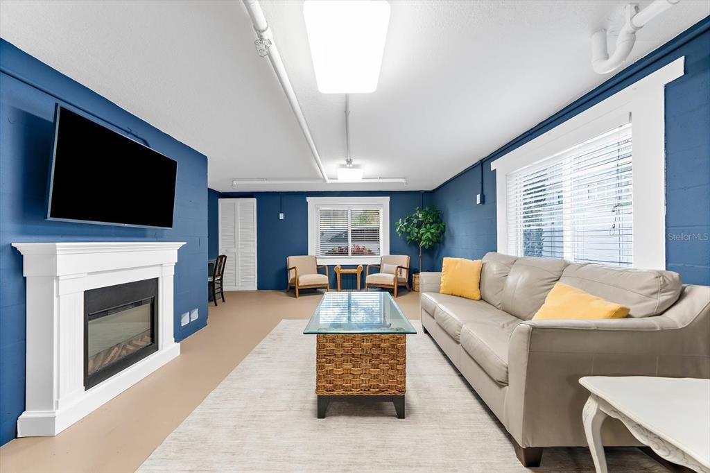 待售: $525,000 (2 贝兹, 2 浴室, 949 平方英尺)