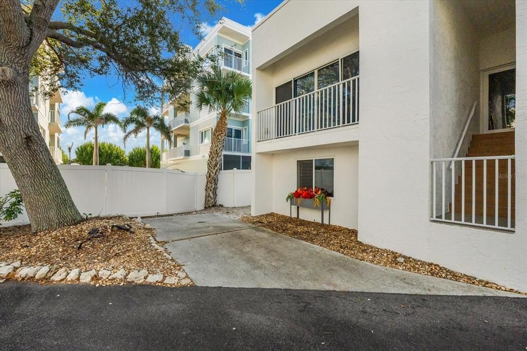 待售: $525,000 (2 贝兹, 2 浴室, 949 平方英尺)