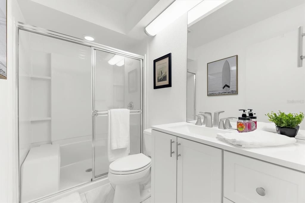 待售: $525,000 (2 贝兹, 2 浴室, 949 平方英尺)