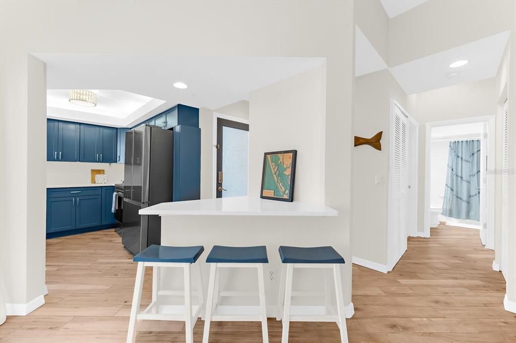 待售: $525,000 (2 贝兹, 2 浴室, 949 平方英尺)