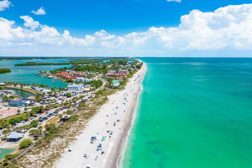 待售: $525,000 (2 贝兹, 2 浴室, 949 平方英尺)