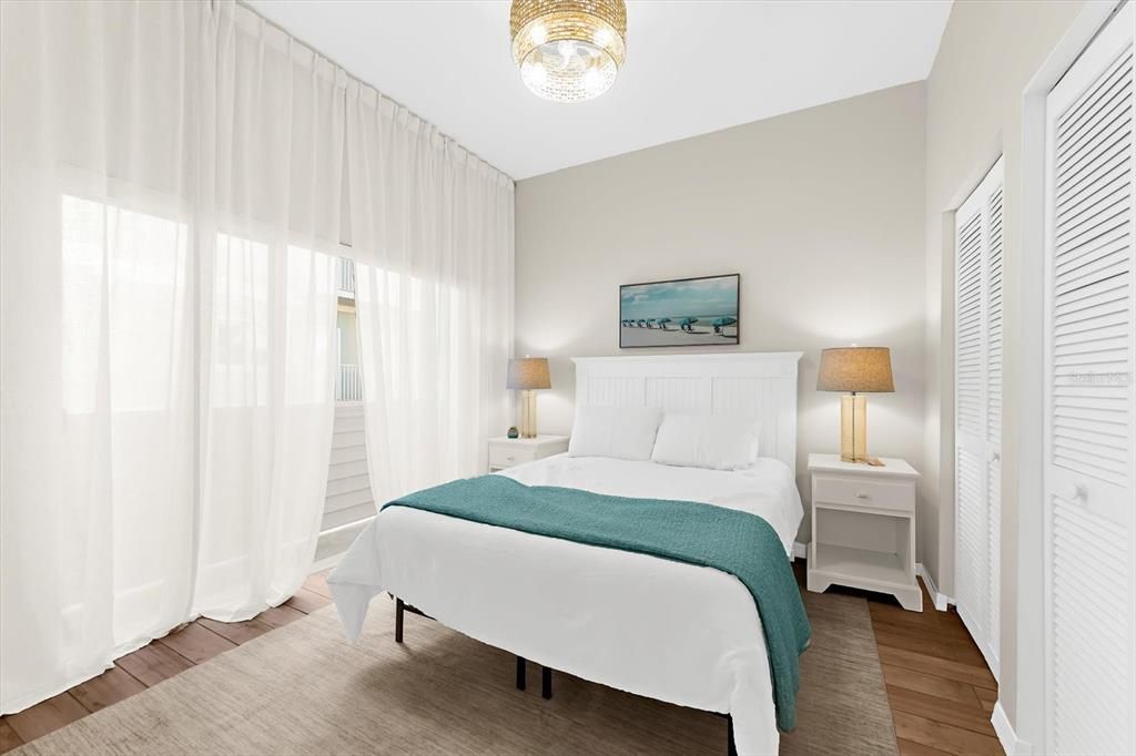 待售: $525,000 (2 贝兹, 2 浴室, 949 平方英尺)