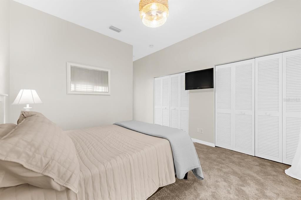 待售: $525,000 (2 贝兹, 2 浴室, 949 平方英尺)