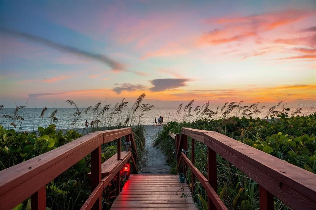 待售: $525,000 (2 贝兹, 2 浴室, 949 平方英尺)