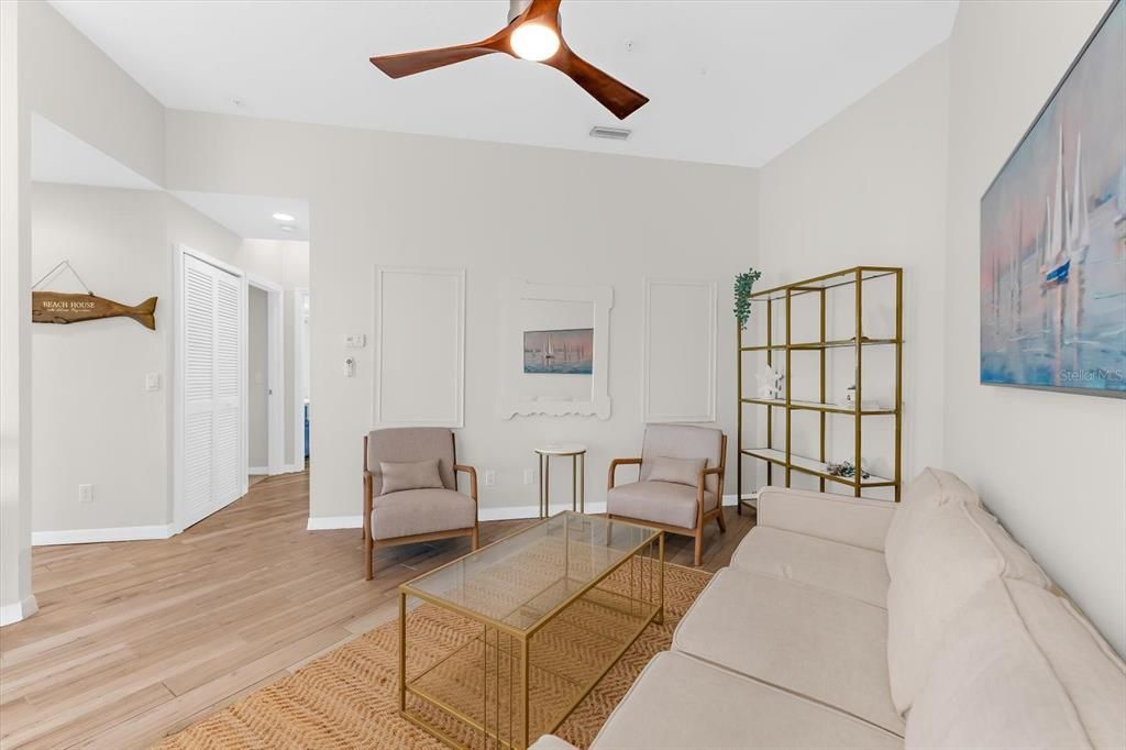 待售: $525,000 (2 贝兹, 2 浴室, 949 平方英尺)