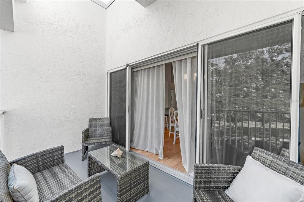 待售: $525,000 (2 贝兹, 2 浴室, 949 平方英尺)