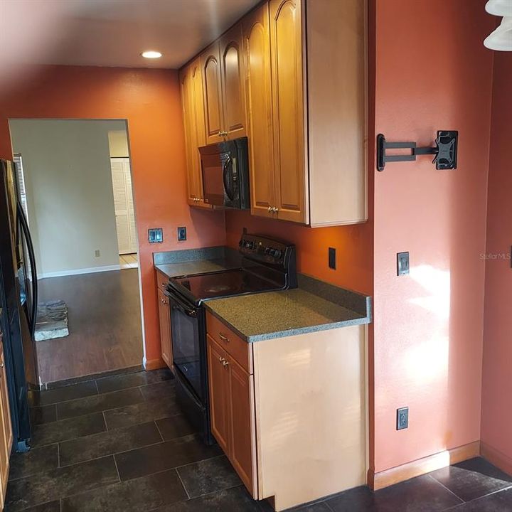 出租: $2,400 (3 贝兹, 2 浴室, 1389 平方英尺)