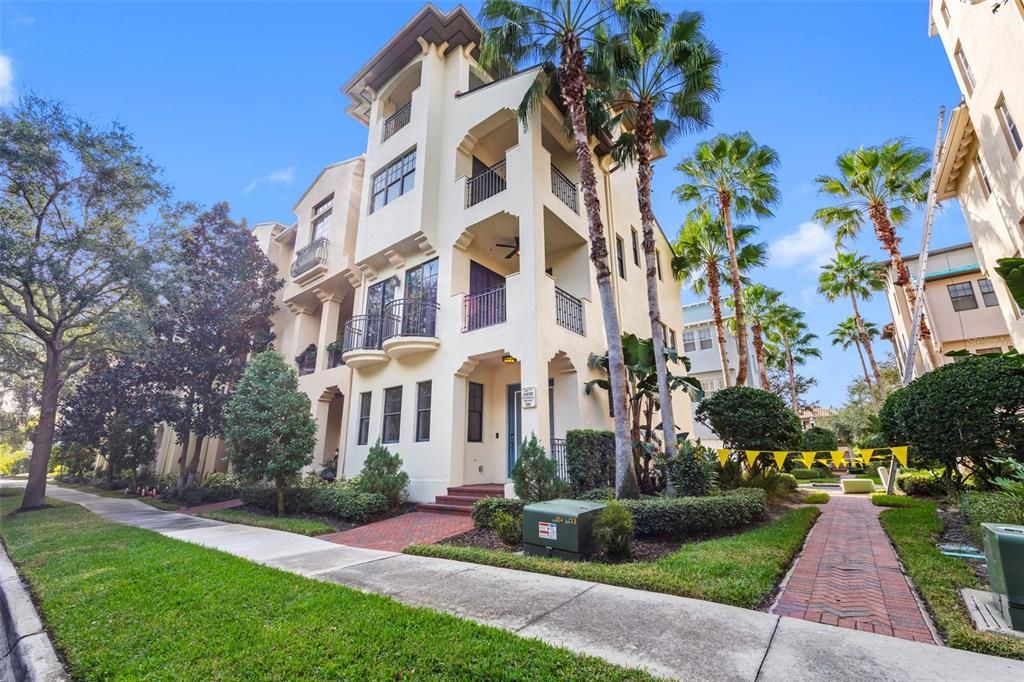 En Renta: $5,250 (3 camas, 3 baños, 2138 Pies cuadrados)