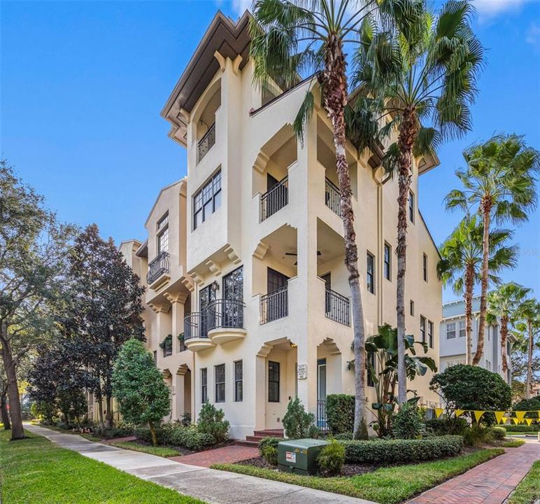 En Renta: $5,250 (3 camas, 3 baños, 2138 Pies cuadrados)