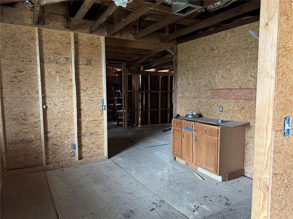 На продажу: $75,000 (3 спален, 1 ванн, 1356 Квадратных фут)