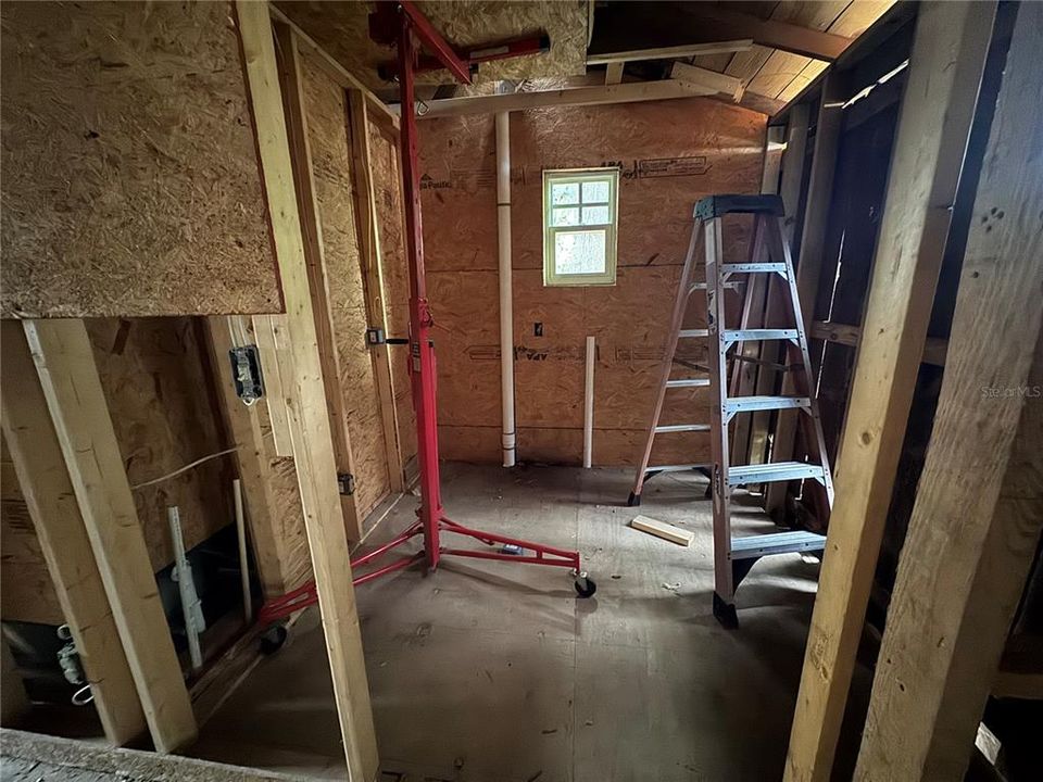 На продажу: $75,000 (3 спален, 1 ванн, 1356 Квадратных фут)