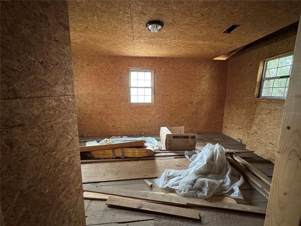 На продажу: $75,000 (3 спален, 1 ванн, 1356 Квадратных фут)