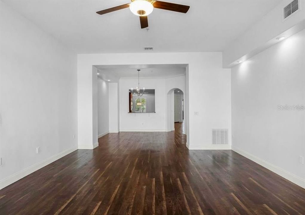 На продажу: $595,000 (3 спален, 2 ванн, 2162 Квадратных фут)