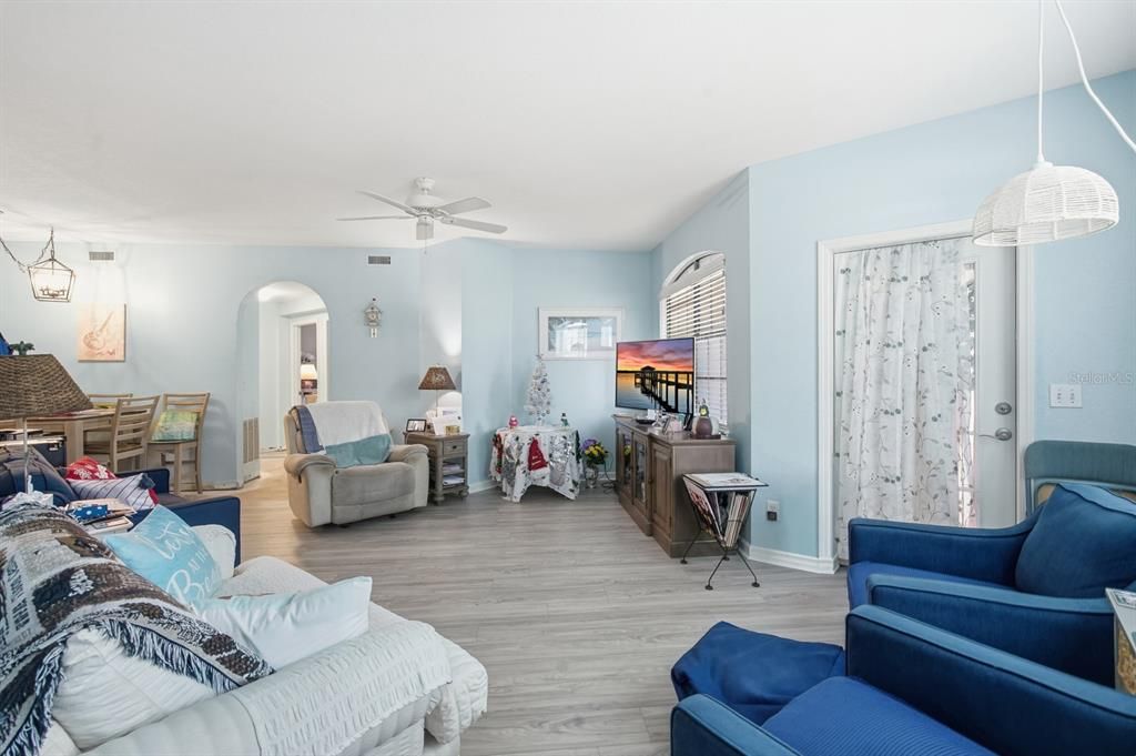 En Venta: $225,000 (3 camas, 2 baños, 1448 Pies cuadrados)