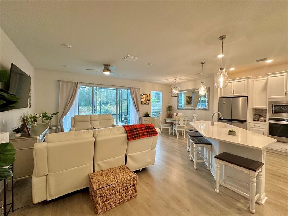 Active With Contract: $429,000 (3 beds, 2 baths, 2004 Square Feet)