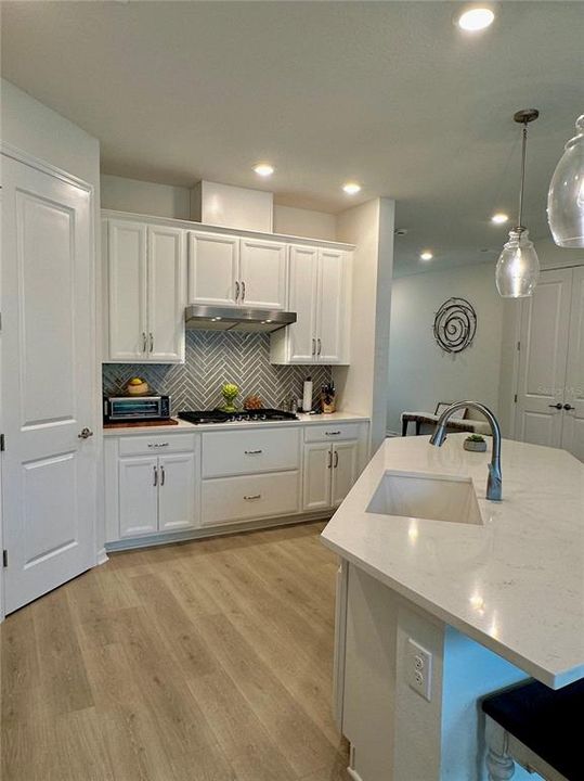 Active With Contract: $429,000 (3 beds, 2 baths, 2004 Square Feet)