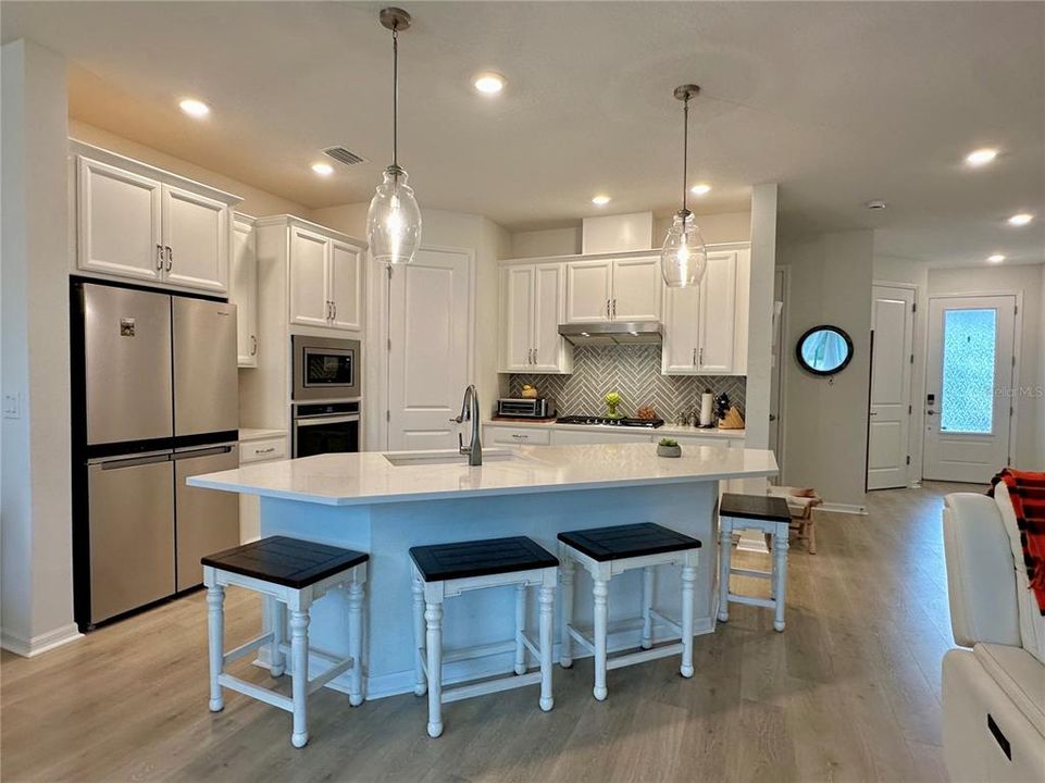 Active With Contract: $429,000 (3 beds, 2 baths, 2004 Square Feet)